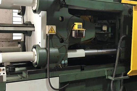 為何冷室壓鑄機(jī)壓鑄的配件中有銀紋？