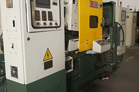 熱室壓鑄機(jī)安裝壓鑄模具時需注意什么？