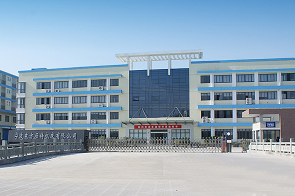 如何安全使用鋅合金壓鑄機(jī)？